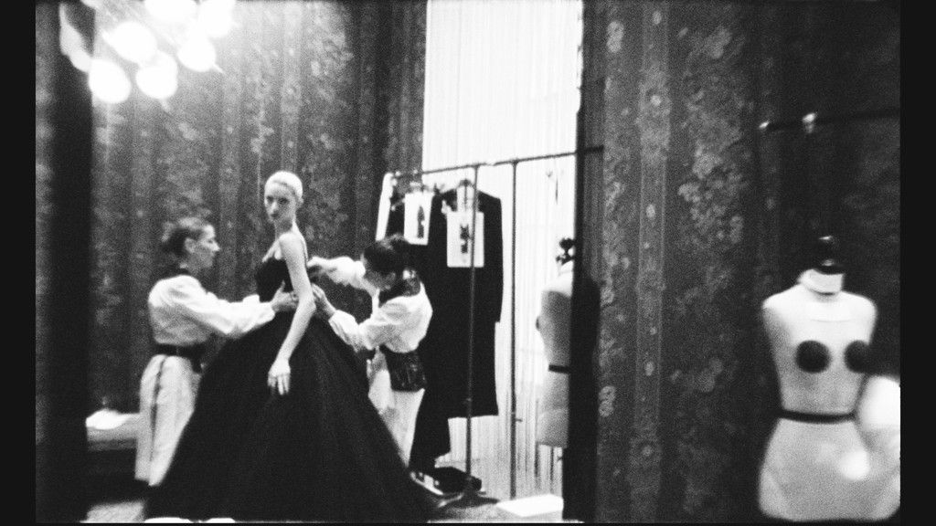 Dolce&#038;Gabbana Alta Moda: essenziale, in pezzo unico nero- immagine 5