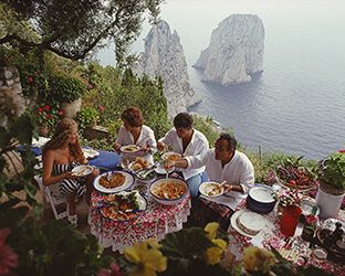 Come vestirsi in vacanza: ispirazione Capri