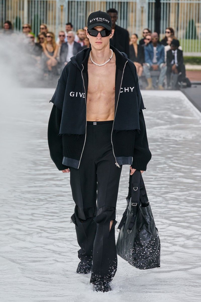 Le foto della sfilata Givenchy ss23 - immagine 47