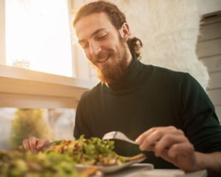 Dieta vegana: ti attrae ma vuoi saperne di più? I consigli dell’esperta