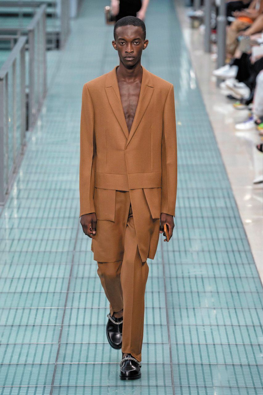 moda uomo 2020 colori marrone tendenze moda uomo primavera estate 2020 moda uomo colori Alyx
