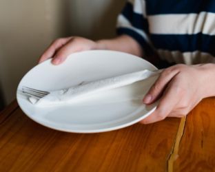 Dinner cancelling: a letto senza cena. Un’idea sana per dimagrire?