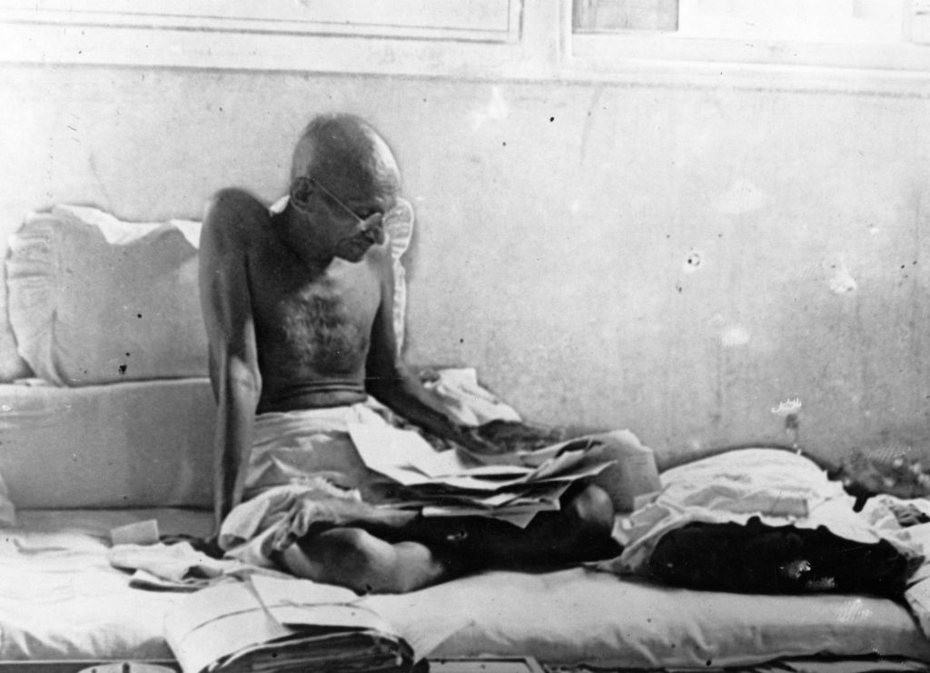 Gandhi moriva 75 anni fa: le sue frasi indimenticabili, per ricordarlo - immagine 11