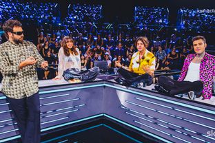X Factor 2022, seconda puntata dei bootcamp: la sfida è tra Ambra Angiolini e Dargen D’Amico