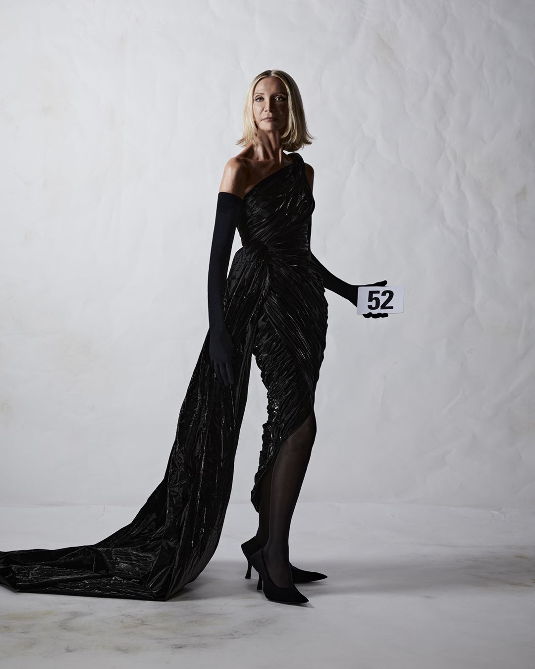 Le foto della sfilata Balenciaga Haute Couture a/i 22 - immagine 55