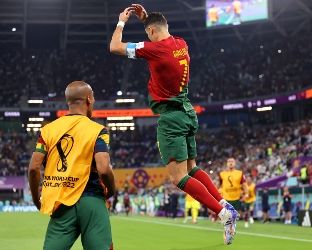 Lacrime, gol, record, rabbia: la prima di Ronaldo come un film
