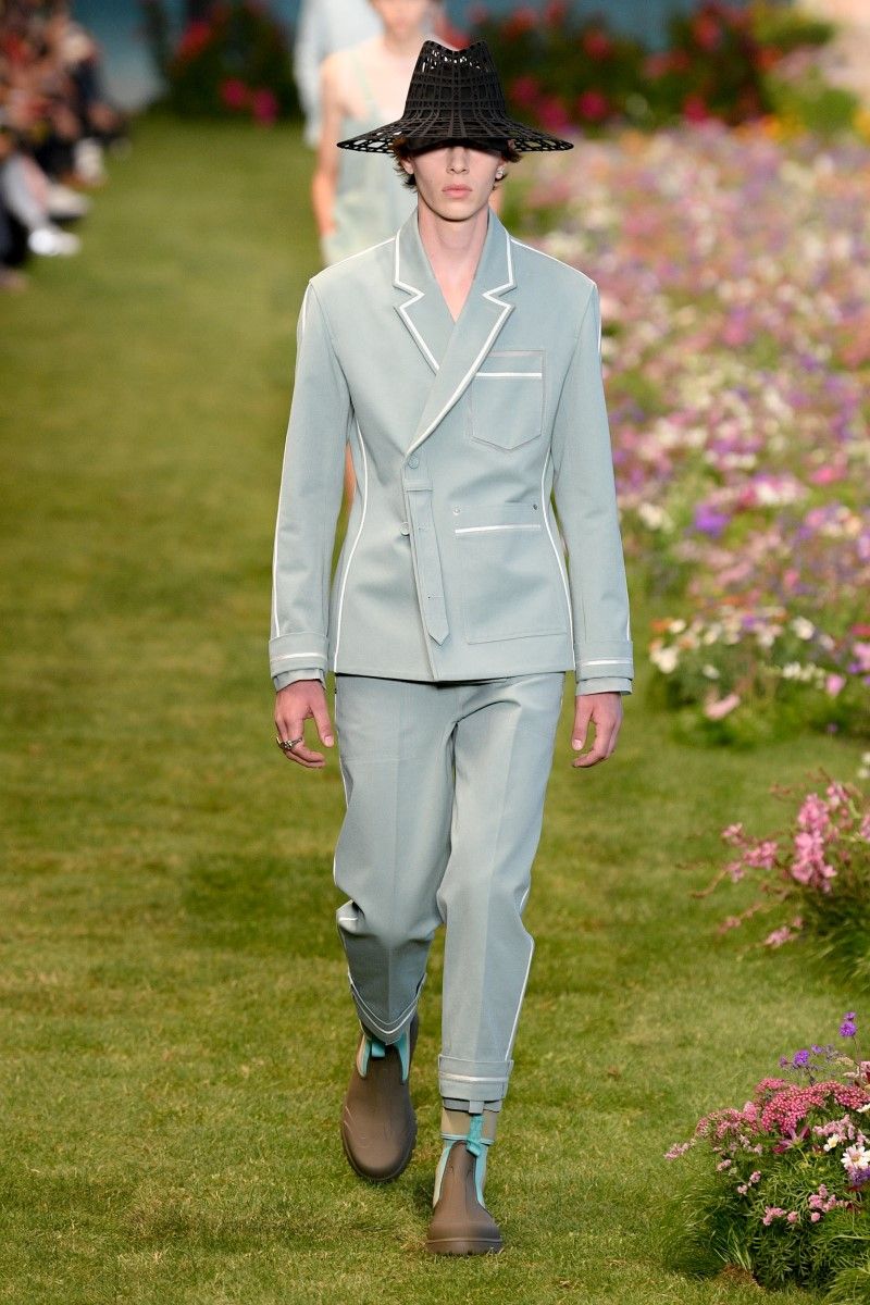 Dior Summer 2023 Men's Runway Collection, Photos – Footwear News