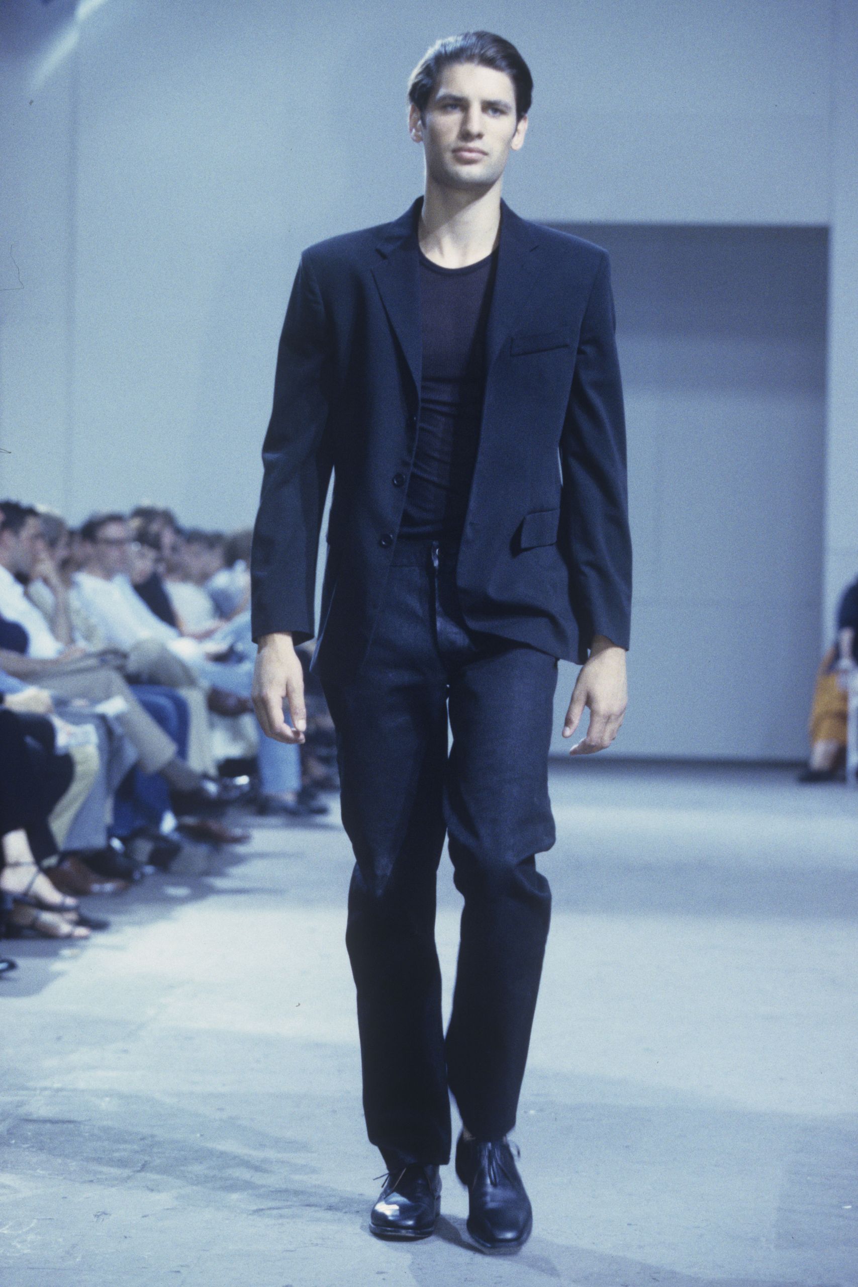 Giacca elegante e Jeans: da must degli anni Novanta a tendenza attuale- immagine 3