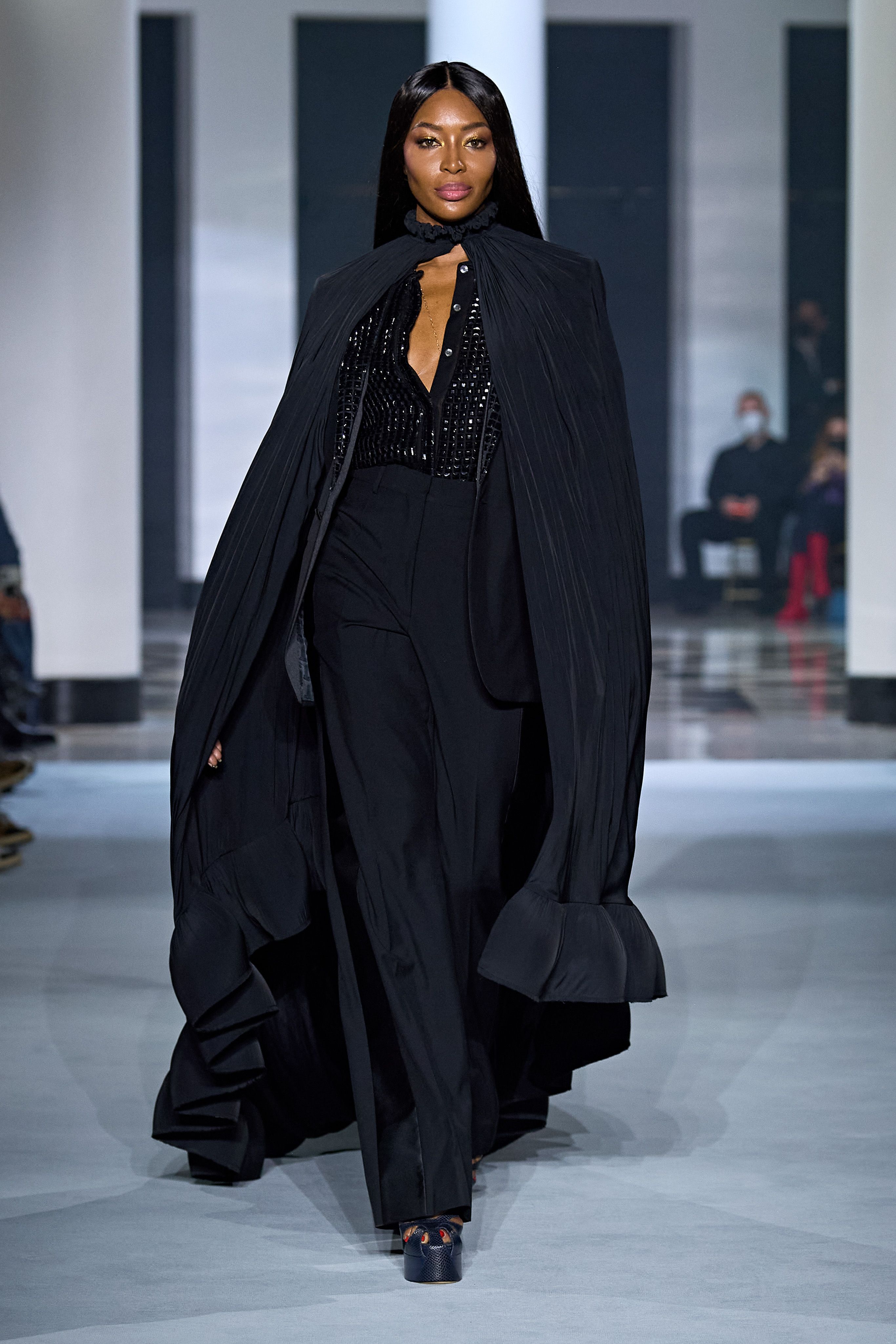 Paris Fashion week 2021: la moda descrive una realtà a patchwork- immagine 4