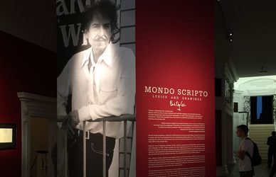 Bob Dylan in mostra, tra disegni, sculture e parole