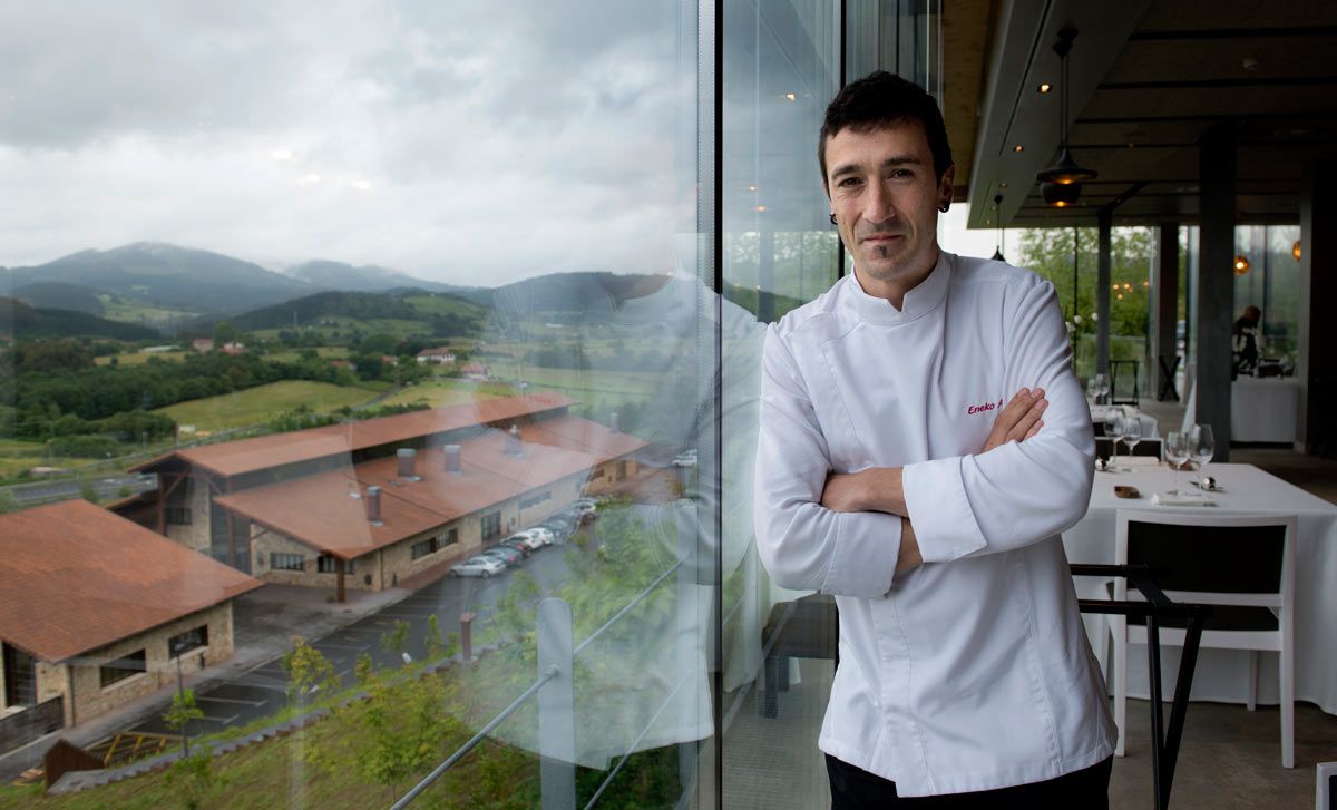 AZURMENDI – 43esimo al mondo, è uno dei due ristoranti a Bilbao di Eneko Atxa (l'altro si chiama come lui: Eneko). E' stato premiato con il Sustainable Award, il premo dedicato al ristorante più attento alla sostenibilità ambientale.