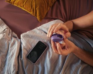 Anello vibrante: ecco il sex toy che intensifica il piacere