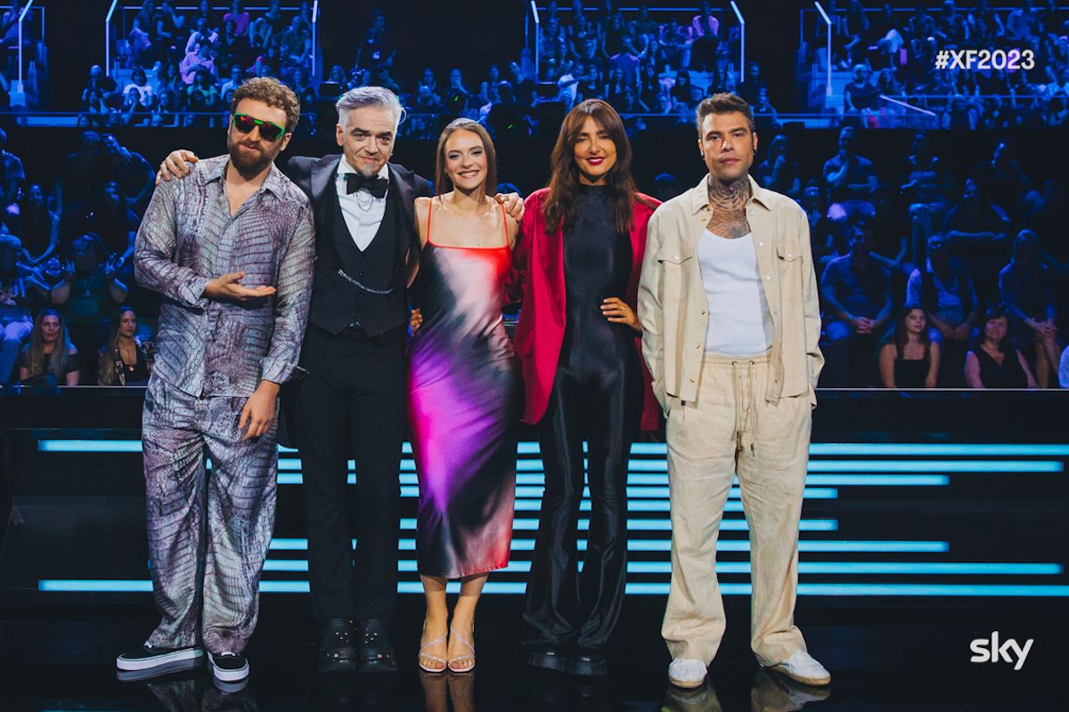 I giudici di X Factor 2023 Dargen D'Amico, Morgan, Ambra Angiolini e Fedez insieme alla conduttrice Francesca Michielin. Credit: Virginia Bettoja