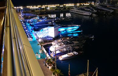 Grande festa allo yacht Club de Monaco