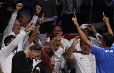 Senza Sinner e Berrettini, l’Italia vola ai quarti di Coppa Davis