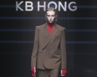 “Omaggio al cielo con la giada”: la collezione f/w 2023 di KB HONG by K-BOXING