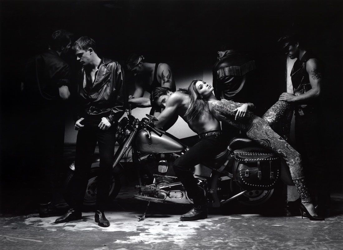 Versace, dal backstage anni 90 al 2018 - immagine 2