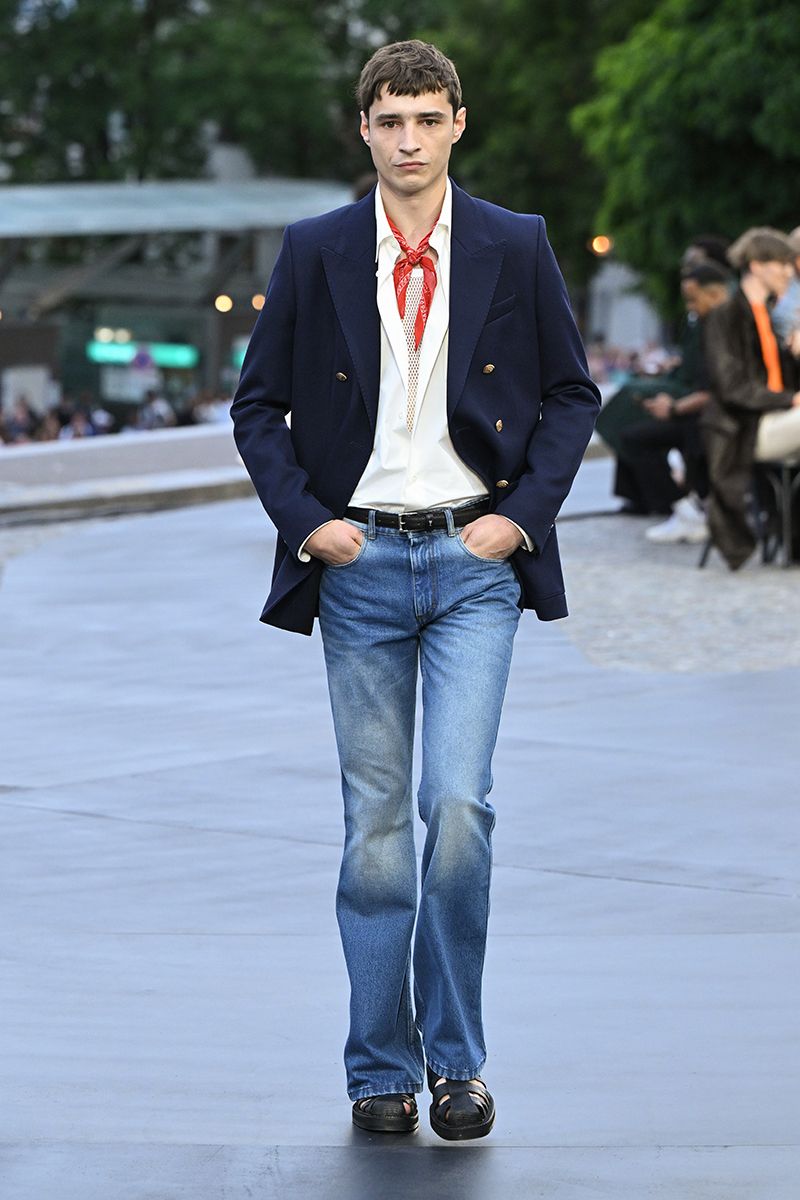 Giacca Elegante Maglia Nera E Jeans Jeans Giacca E Maglia Uomo