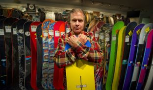 È morto Jake Burton, l’uomo che ha inventato lo snowboard