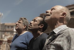 Il film del weekend: I Tuttofare, commedia catalana su pregiudizi e problemi del lavoro contemporaneo