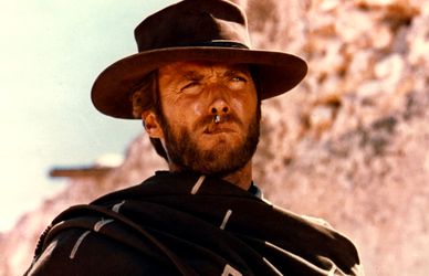 Perché Per un pugno di dollari è il film da vedere stasera in tv: tutto sul primo western di Sergio Leone con Clint Eastwood