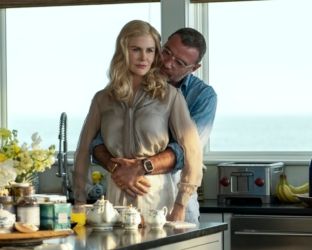 L’algida Nicole Kidman tra segreti e omicidi nella nuova miniserie Netflix “The Perfect Couple”