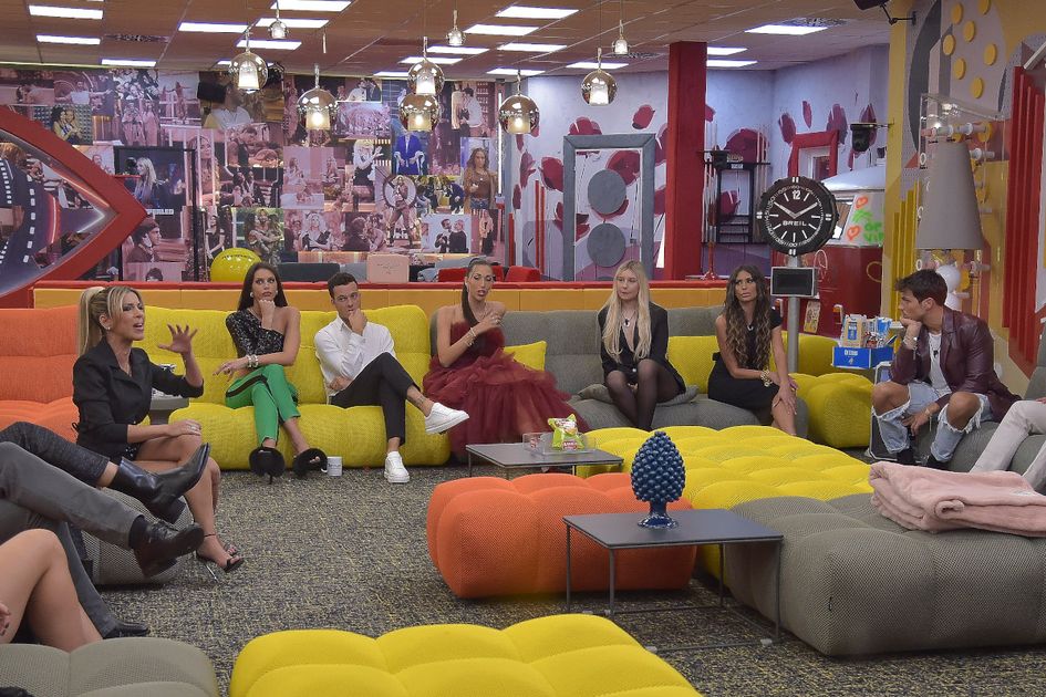 Grande Fratello Vip 2022 news diretta puntata 5 dicembre Style