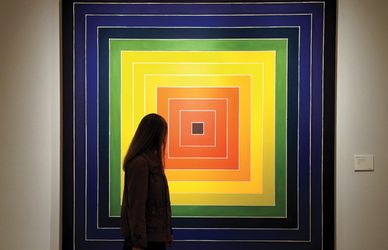 Addio a Frank Stella (1936-2024): la vita in un quadro