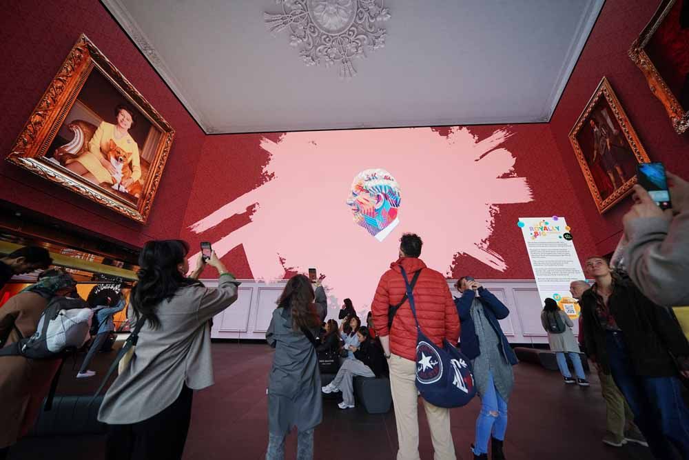 Verso l&#8217;incoronazione: migliaia di disegni dei bambini formano un gigantesco ritratto digitale di Re Carlo- immagine 3