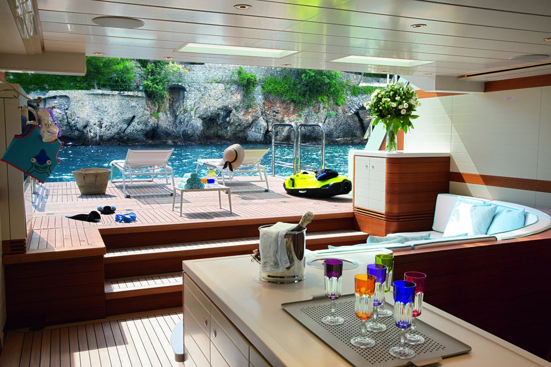 15+1 yacht spettacolari visti ai saloni di Cannes e Montecarlo - immagine 4