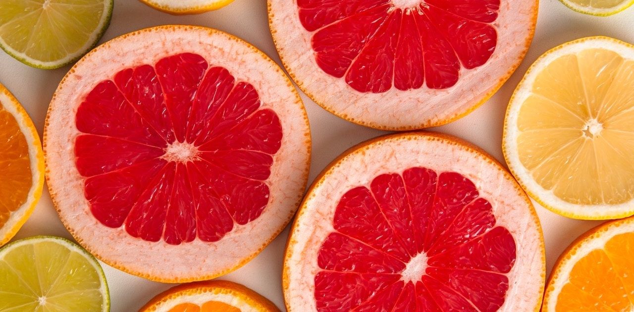 I migliori prodotti a base di Vitamina C per viso, corpo e capelli