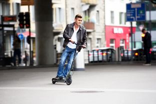 Mobilità urbana 2.0: le app per noleggiare monopattini, e-bike e scooter elettrici
