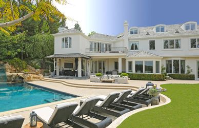 Robbie Williams vende la sua villa di Beverly Hills
