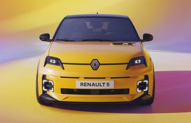 Nuova Renault 5 E-Tech Electric: debutto glam