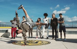Il mondo funky di Fendi: tra musica, new talent e sneakers