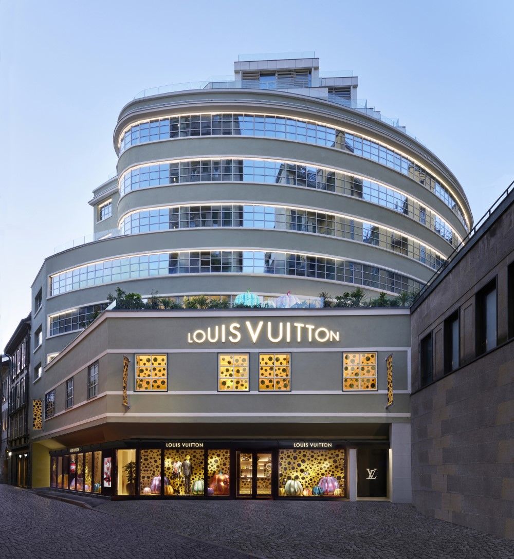 Louis Vuitton e Yayoi Kusama invadono Milano- immagine 2
