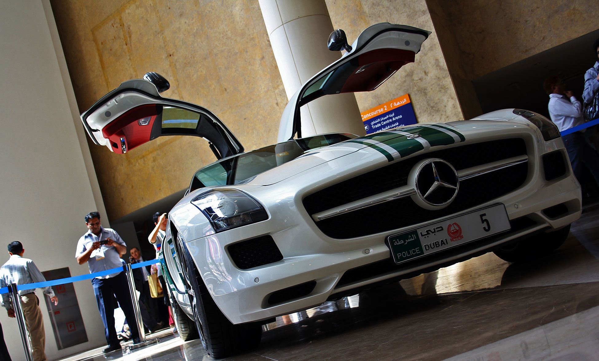 Le super car della polizia di Dubai - immagine 4