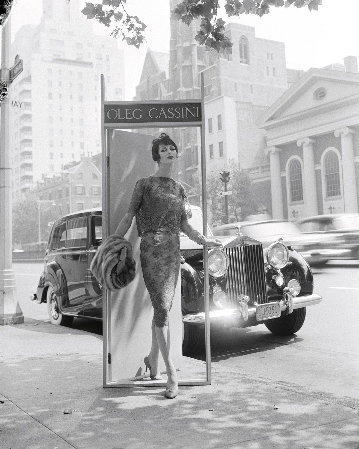 Mid-Century Fashion and Advertising Photography. By W. helburn- immagine 1
