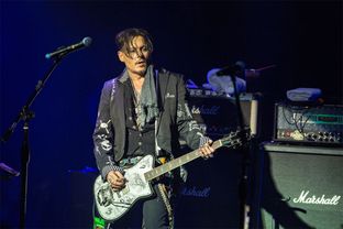 Johnny Depp in Italia dopo il verdetto: suonerà al Pordenone Blues & Co Festival